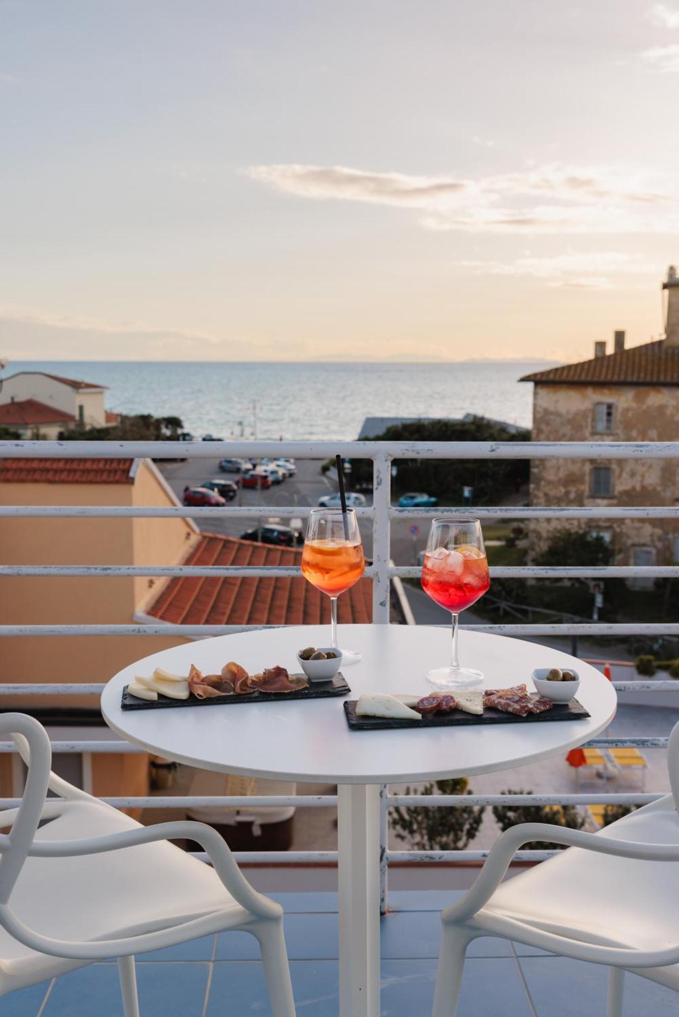 Hotel Nina Marina Di Bibbona Exterior photo